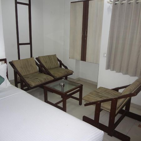 Hotel Airport Residency Ахмедабад Екстер'єр фото