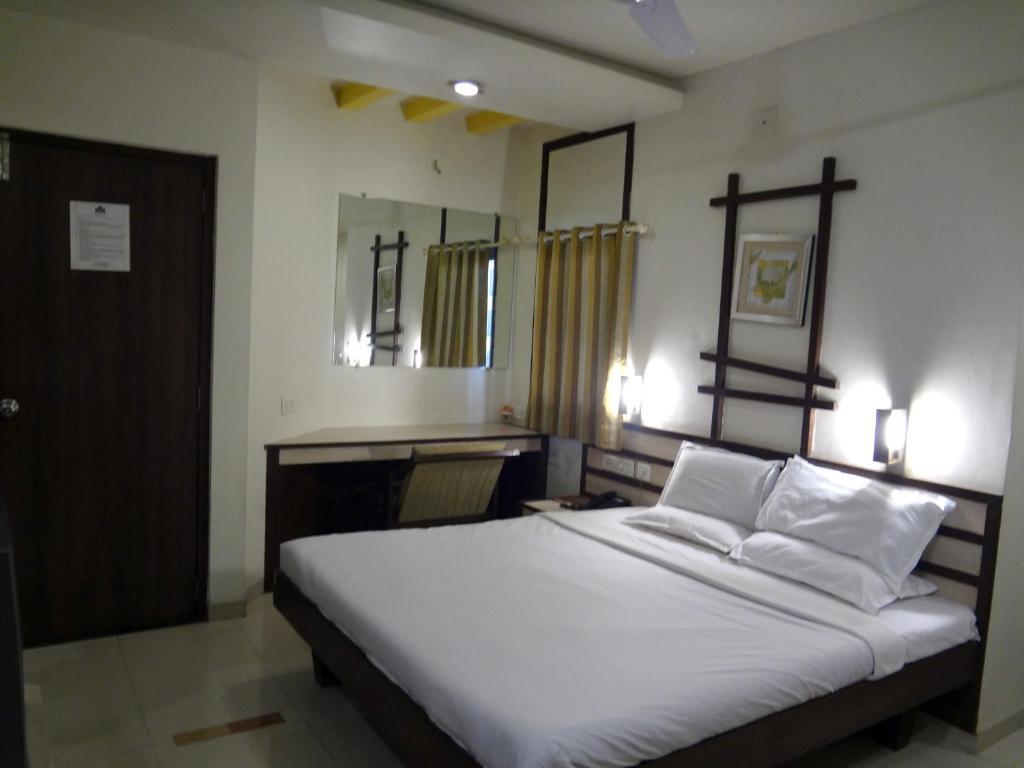 Hotel Airport Residency Ахмедабад Екстер'єр фото