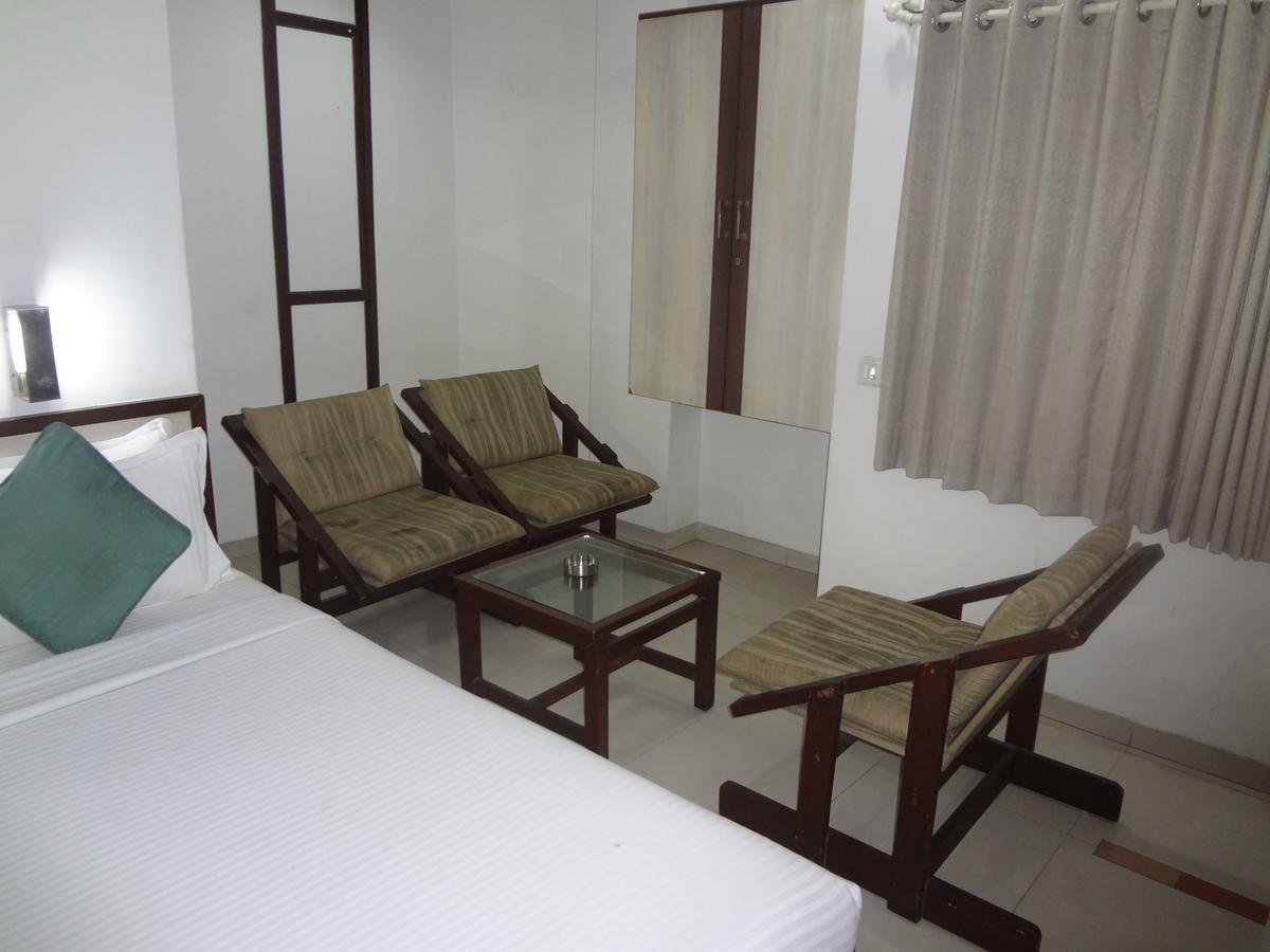 Hotel Airport Residency Ахмедабад Екстер'єр фото
