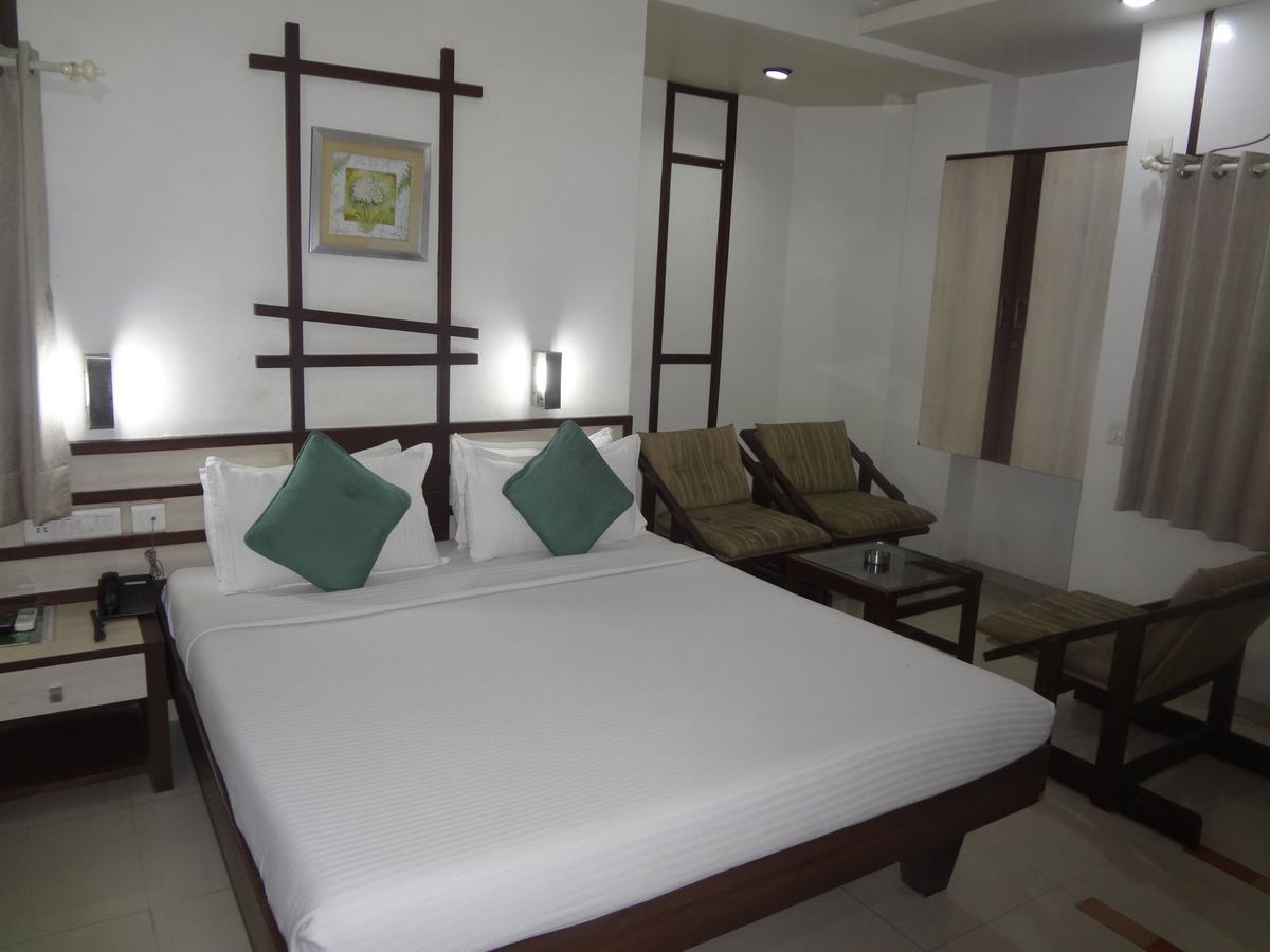Hotel Airport Residency Ахмедабад Екстер'єр фото
