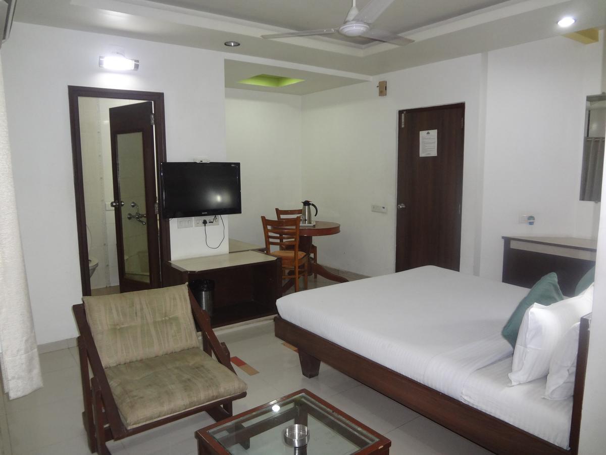 Hotel Airport Residency Ахмедабад Екстер'єр фото
