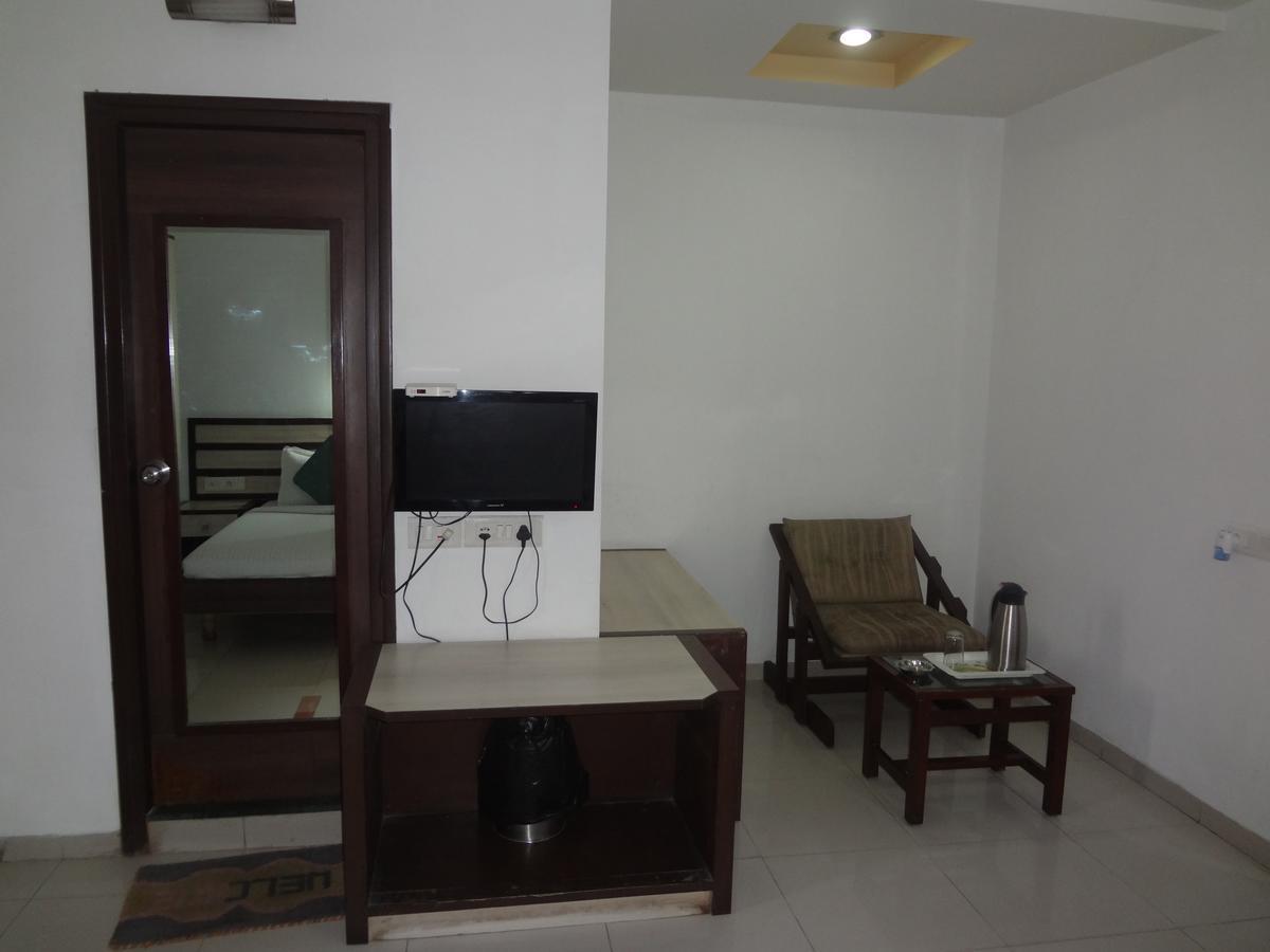 Hotel Airport Residency Ахмедабад Екстер'єр фото