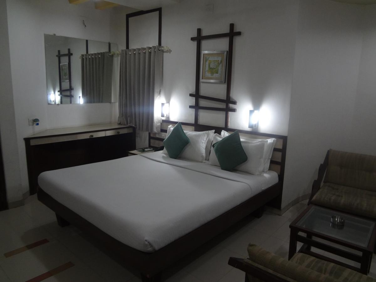 Hotel Airport Residency Ахмедабад Екстер'єр фото
