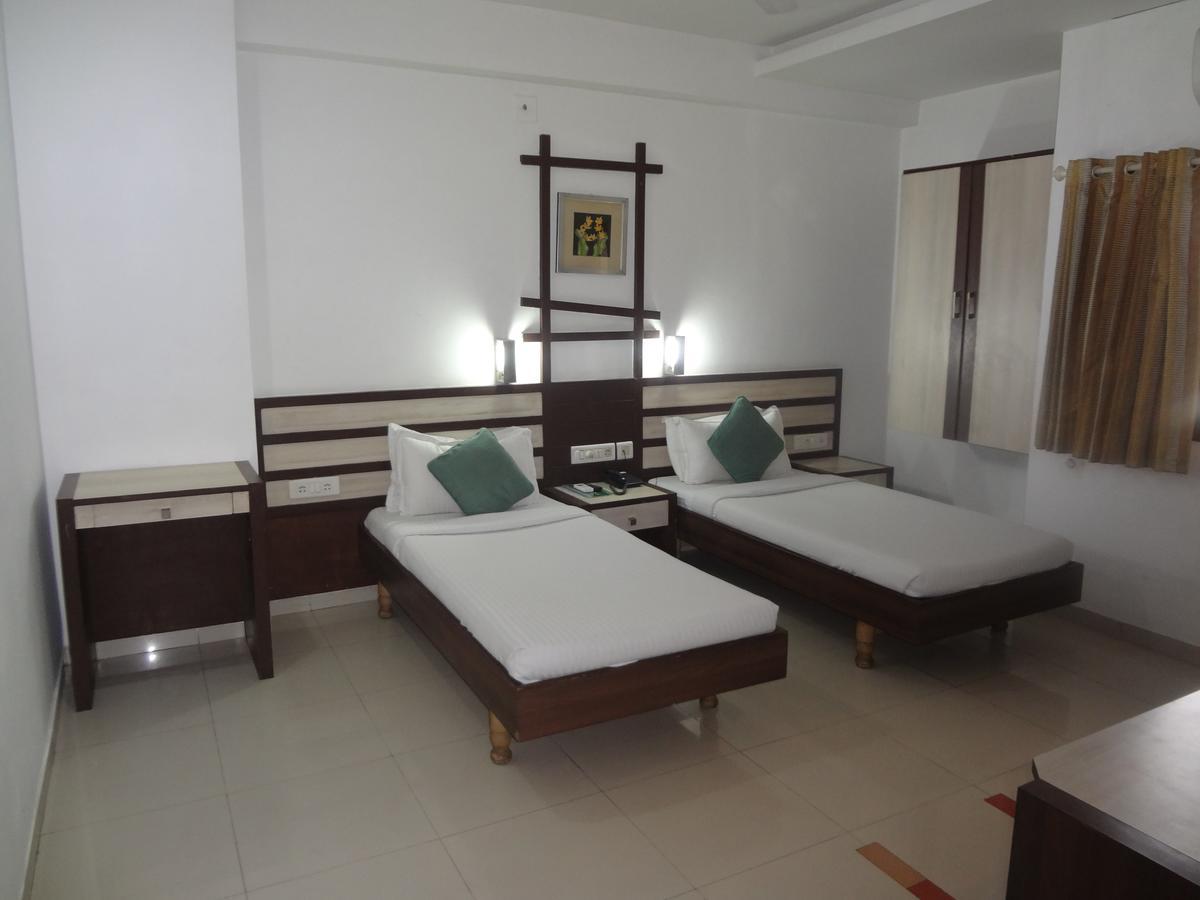 Hotel Airport Residency Ахмедабад Екстер'єр фото