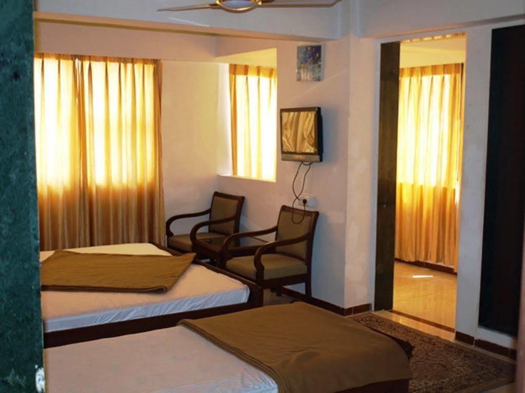 Hotel Airport Residency Ахмедабад Екстер'єр фото