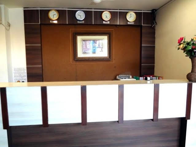 Hotel Airport Residency Ахмедабад Екстер'єр фото